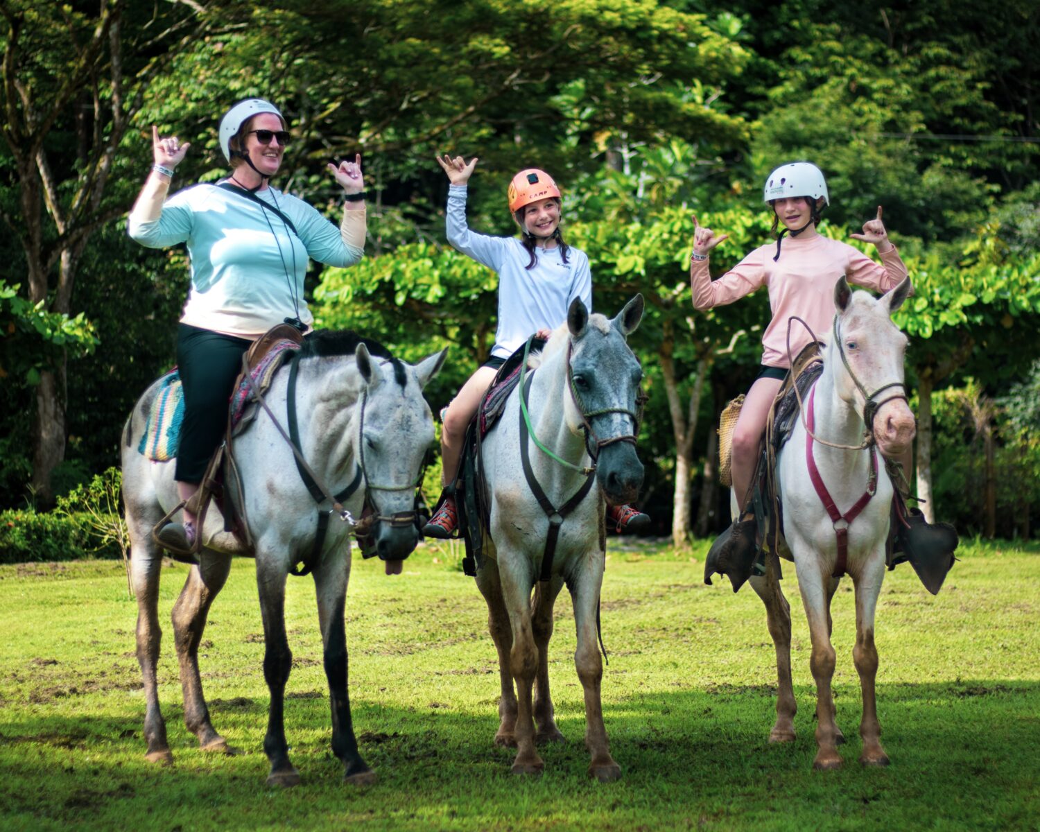 Guests arriving at Vista Los Sueños from Fiesta Resort for a full-day combo