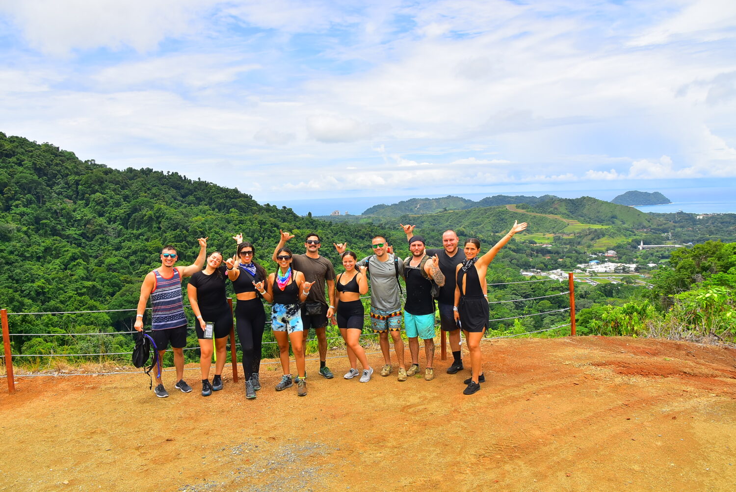 Self-guided hiking trail with ocean views at Vista Los Sueños